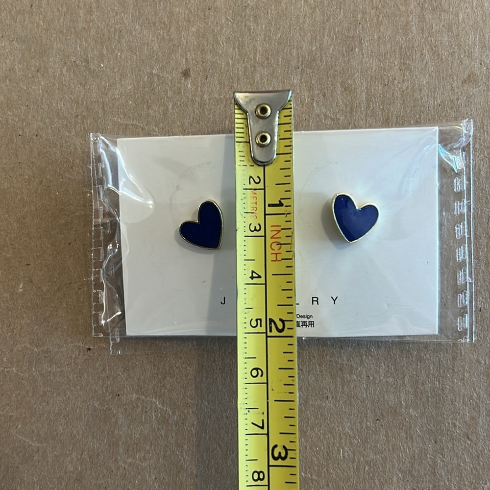 NWT Dainty heart earrings are deep blue with gold tone metal & post style backs - Picture 6 of 6